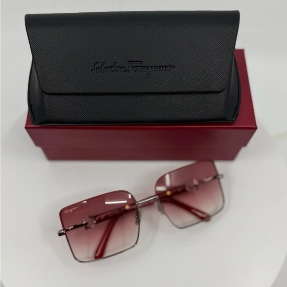 NEW! Salvatore Ferragamo Sunglasses Silver Frame /Red Pink Gradient Rectangle